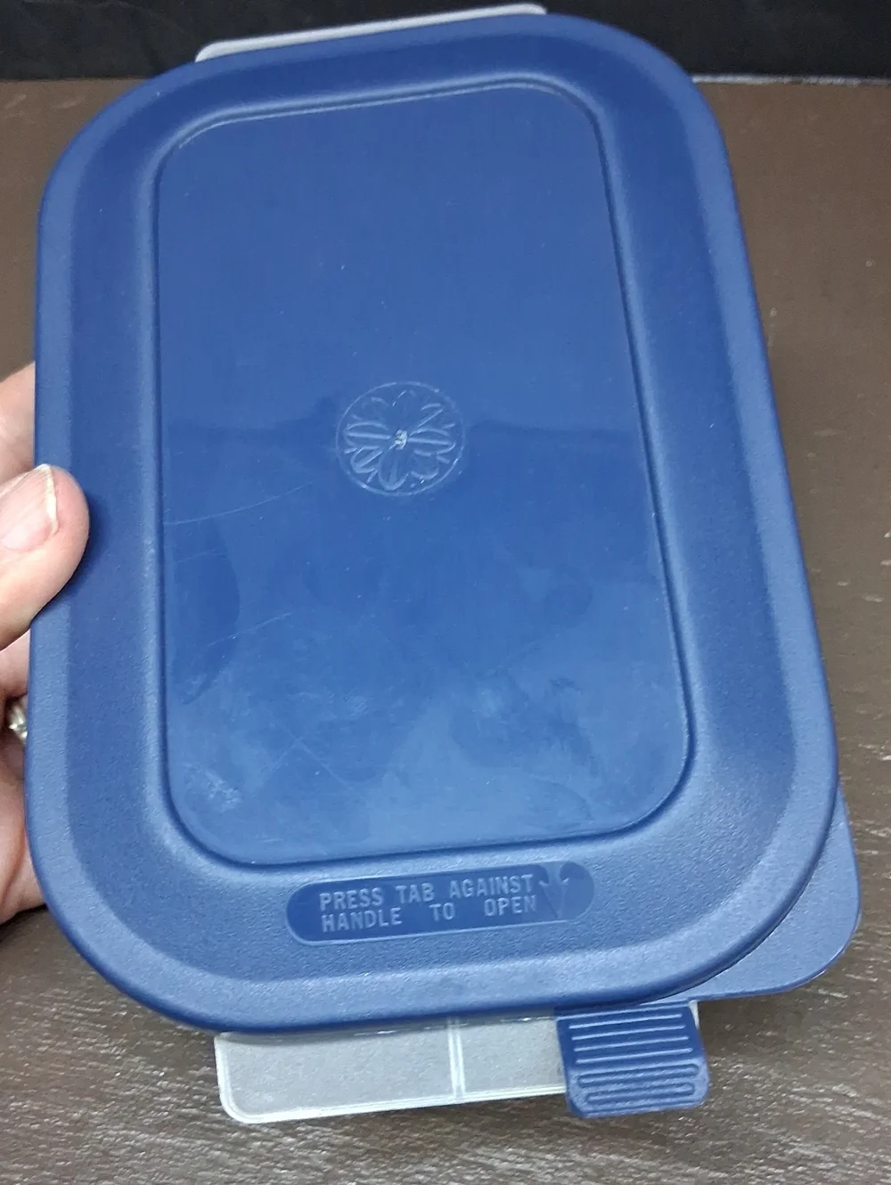 Rubbermaid 2.4Qt., Super Seal‎ 16oz., Press Seal 3 Cup Set.